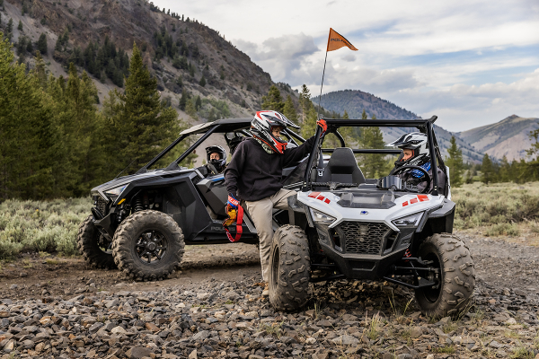 ŠTVORKOLKA Polaris RZR 200 EFI (2024)