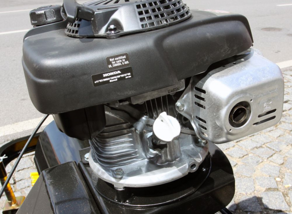 SHARK Profesionálna rotačná kefa ku štvorkolkám ATV a UTV, motor HONDA