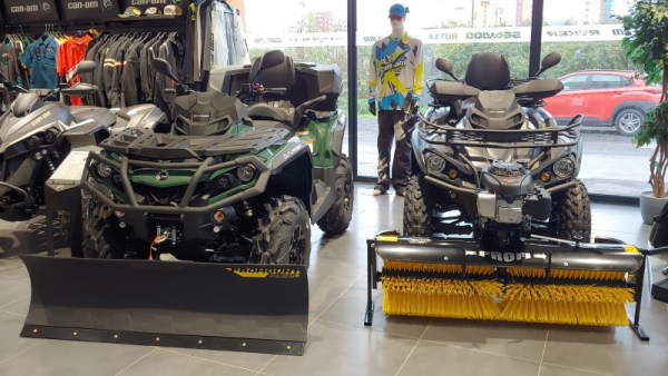 SHARK Profesionálna rotačná kefa ku štvorkolkám ATV a UTV, motor HONDA