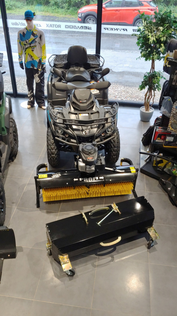 SHARK Profesionálna rotačná kefa ku štvorkolkám ATV a UTV, motor HONDA