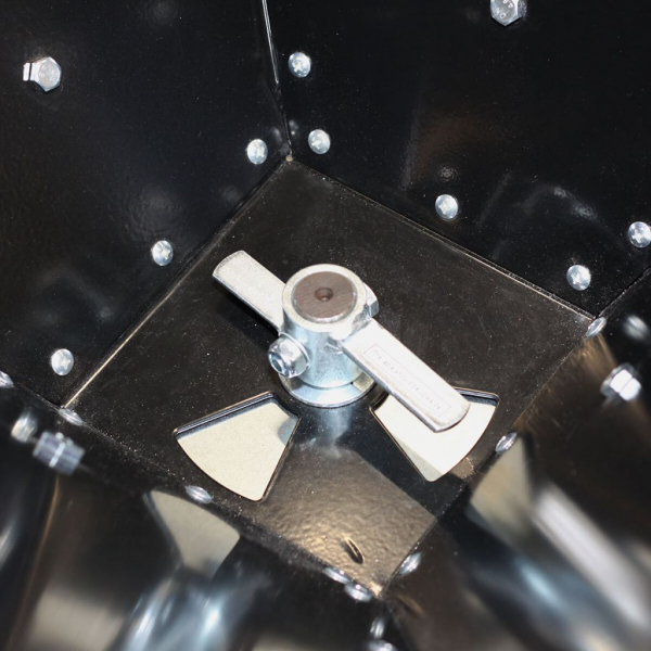 SHARK SPREADER - Rozmetač soli, hnojív a štrku, 160L