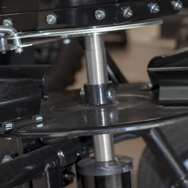 SHARK SPREADER - Rozmetač soli, hnojív a štrku, 160L