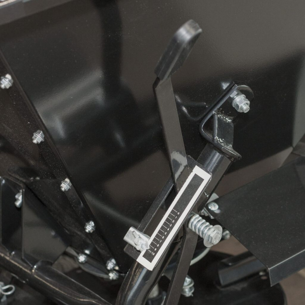 SHARK SPREADER - Rozmetač soli, hnojív a štrku, 160L