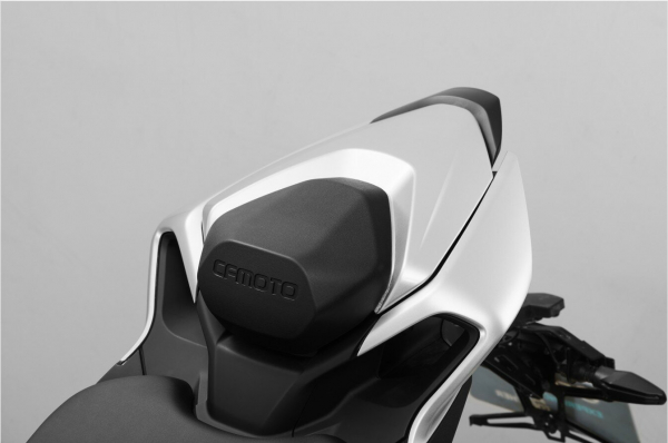 300SR Kryt sedla spolujazdca