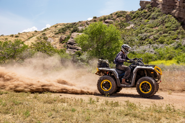 Štvorkolka Can-am OUTLANDER MAX XT-P T 650 (T3B) (2024)