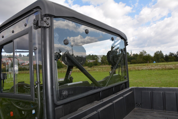 UTV625 Zadný sklenený panel DFK