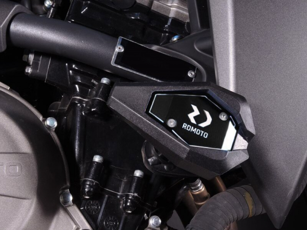 Padacie slidery pre 650NK 