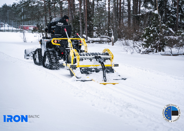 Snežný valec / Upravovač bežeckých tratí (1.45m)