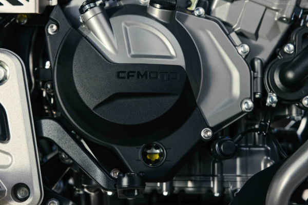 450MT Bočné kryty motora