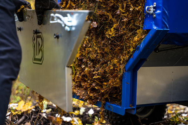 Príves na vysávanie lístia