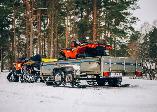 Lyže pre dvojnápravový príves