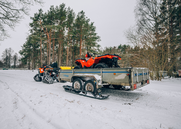Lyže pre dvojnápravový príves