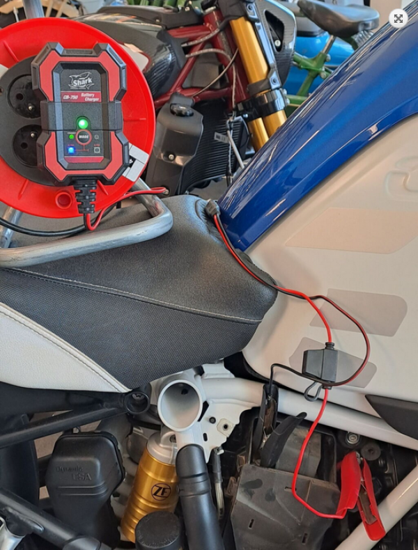 Shark Battery Charger CB-750