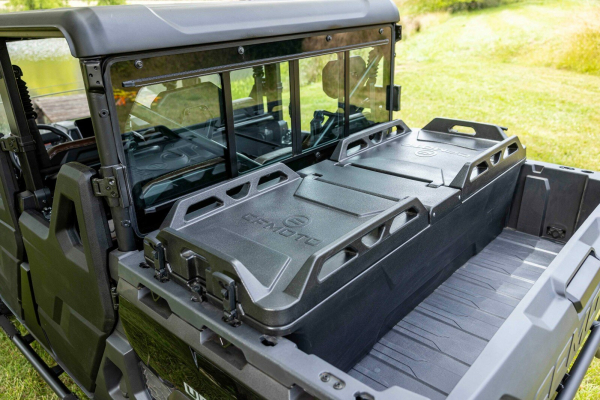 UTV1000 PRO Zadné otváracie sklenené okno CFMOTO