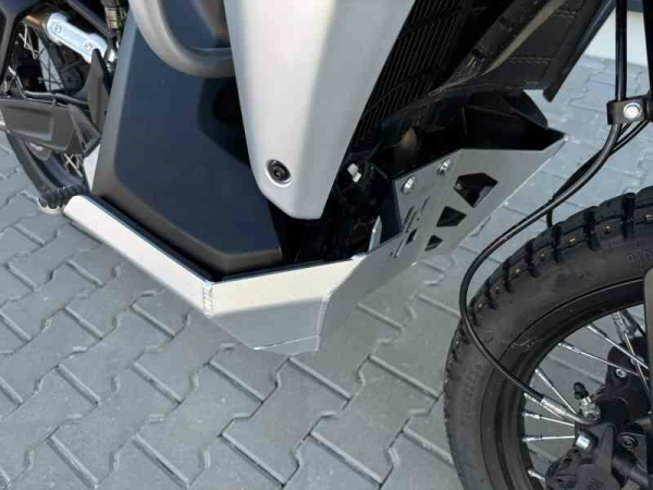 800MT-X Kryt motora a nádrží