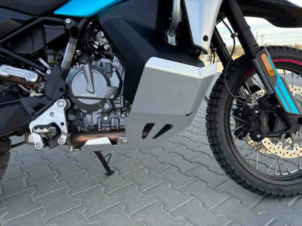 800MT-X Kryt motora a nádrží