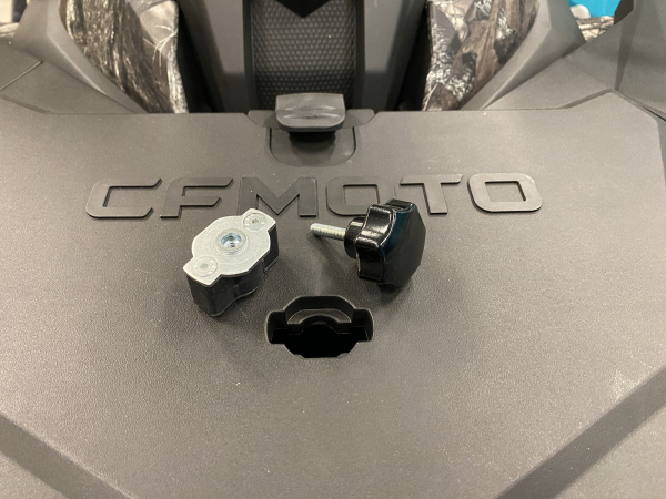 Rýchloupínák do plastového nosiča CFMOTO (1ks)