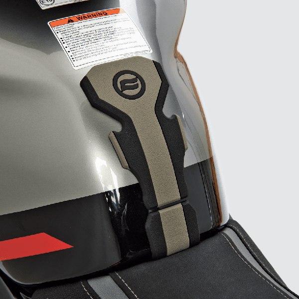 Ochranná samolepka na nádrž