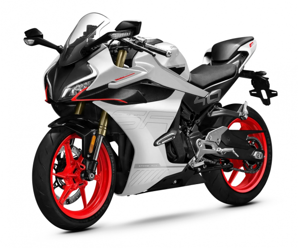 Motocykel CFMOTO 450SR