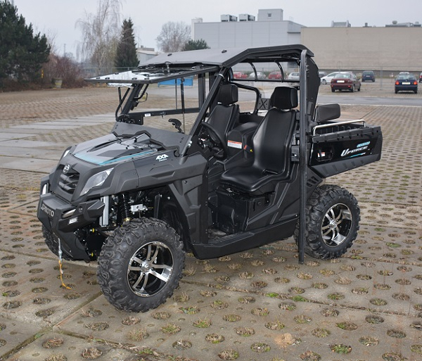 UTV 830/550 Čelné okno laminované (stierač, ostrekovač)